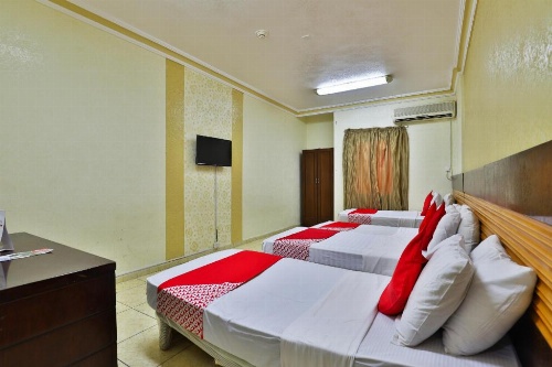 OYO 429 Hamsat Taiba Hotel image 26